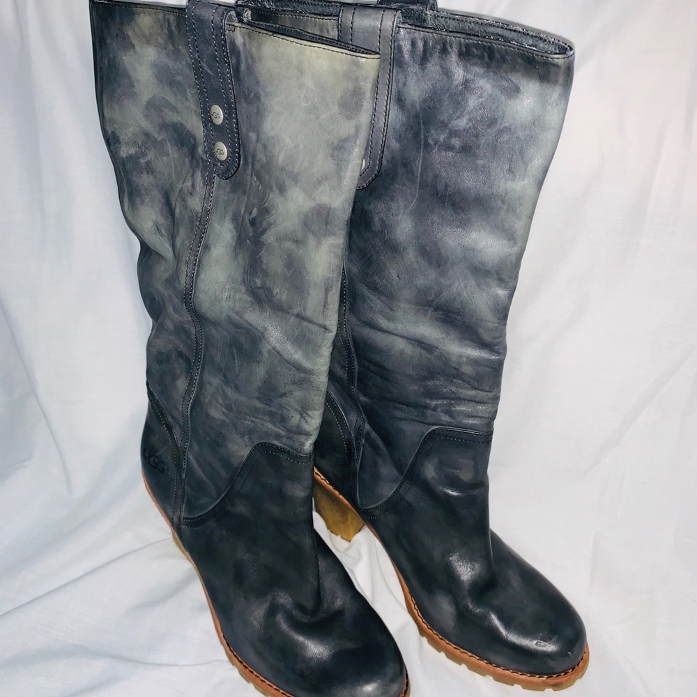 UGG Woman’s Leather Boots size 9